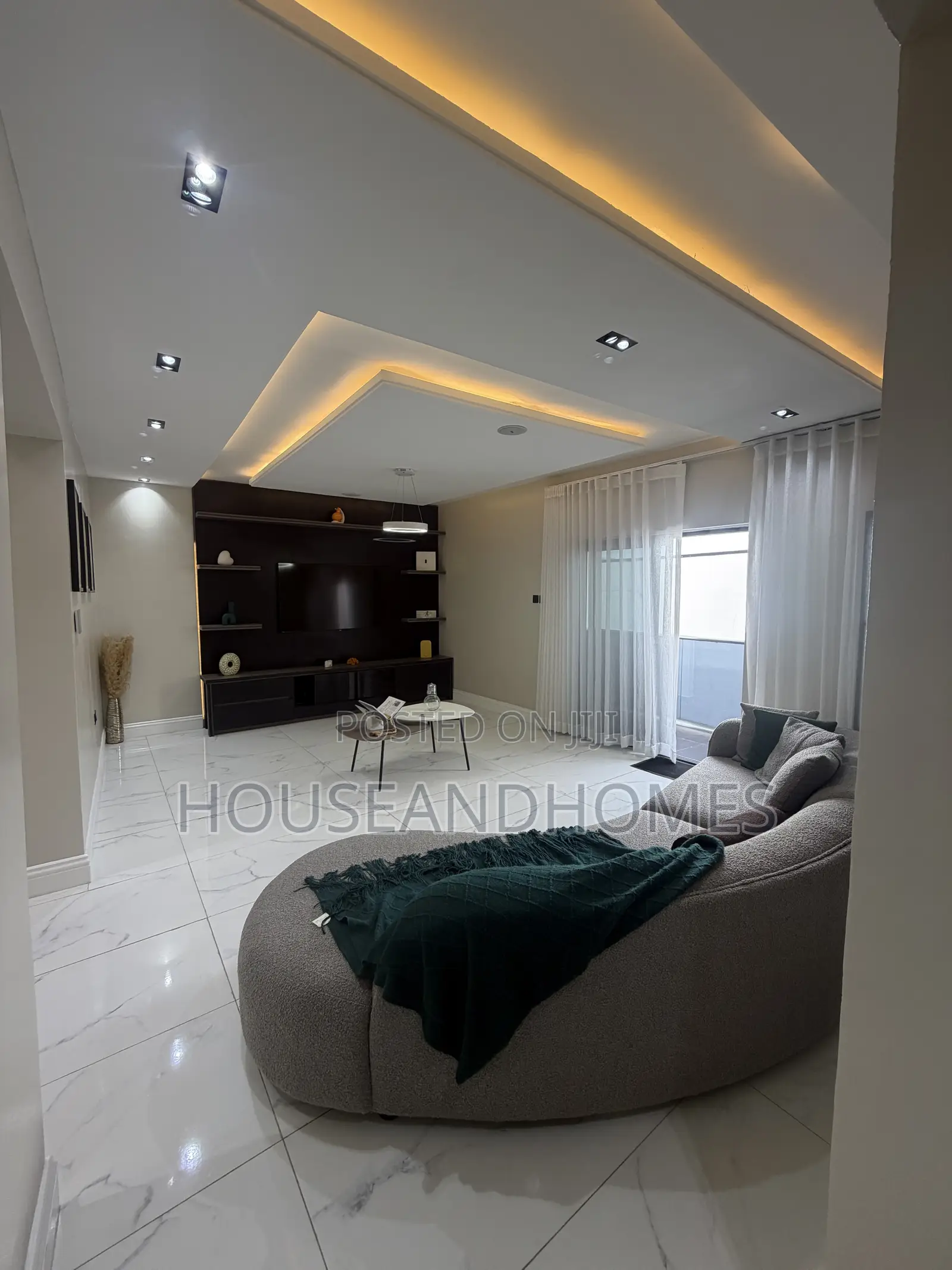 Furnished 3bdrm Apartment in Lekki Phase 1 for sale in Lekki Phase 1