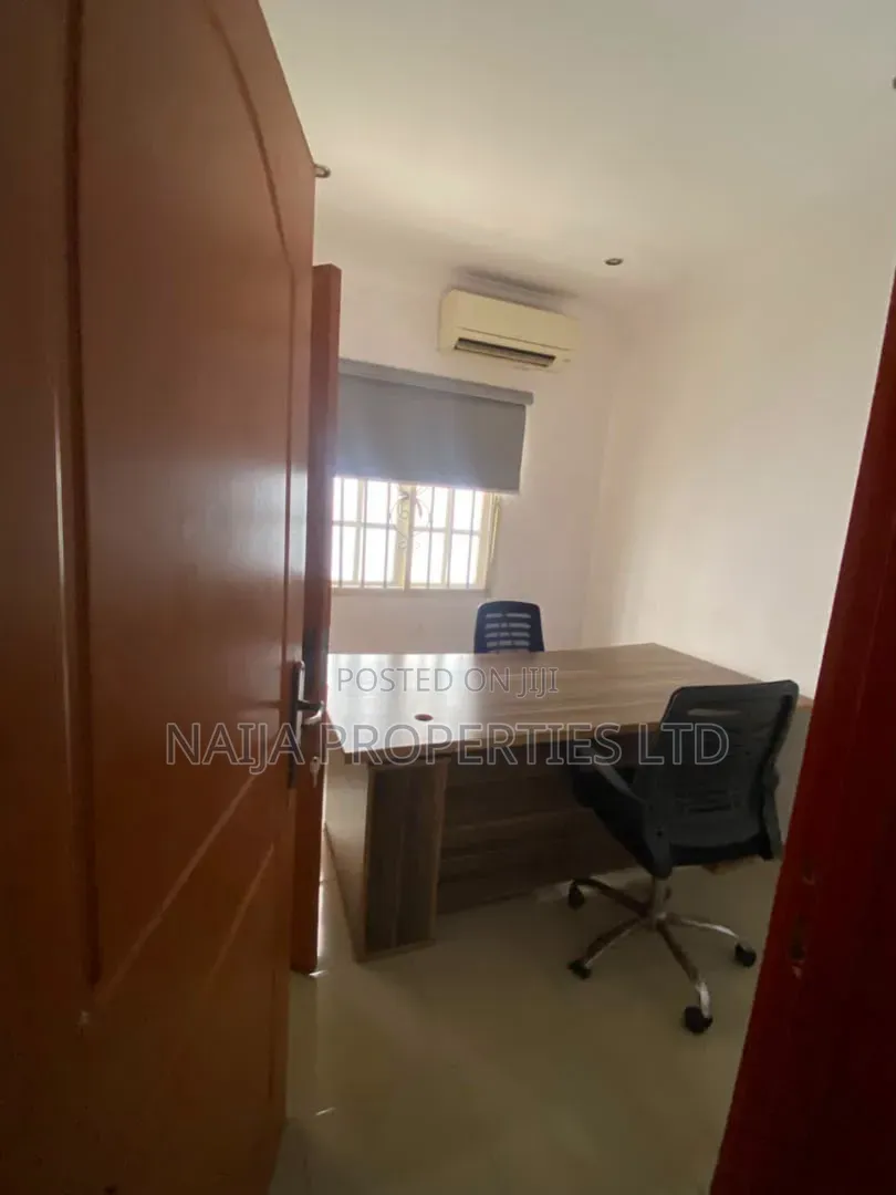 3bdrm Duplex in Off Ladipo Omotosho, Lekki Phase 1 for rent in Lekki Phase 1