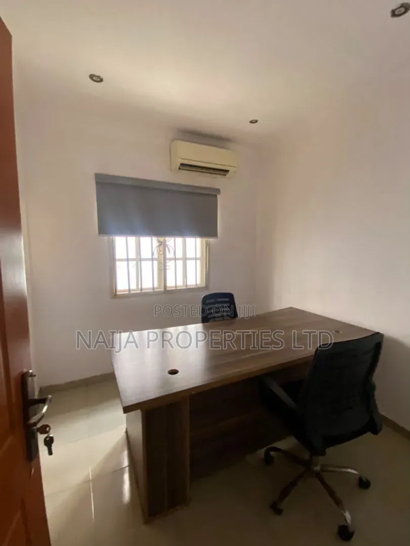 3bdrm Duplex in Off Ladipo Omotosho, Lekki Phase 1 for rent in Lekki Phase 1