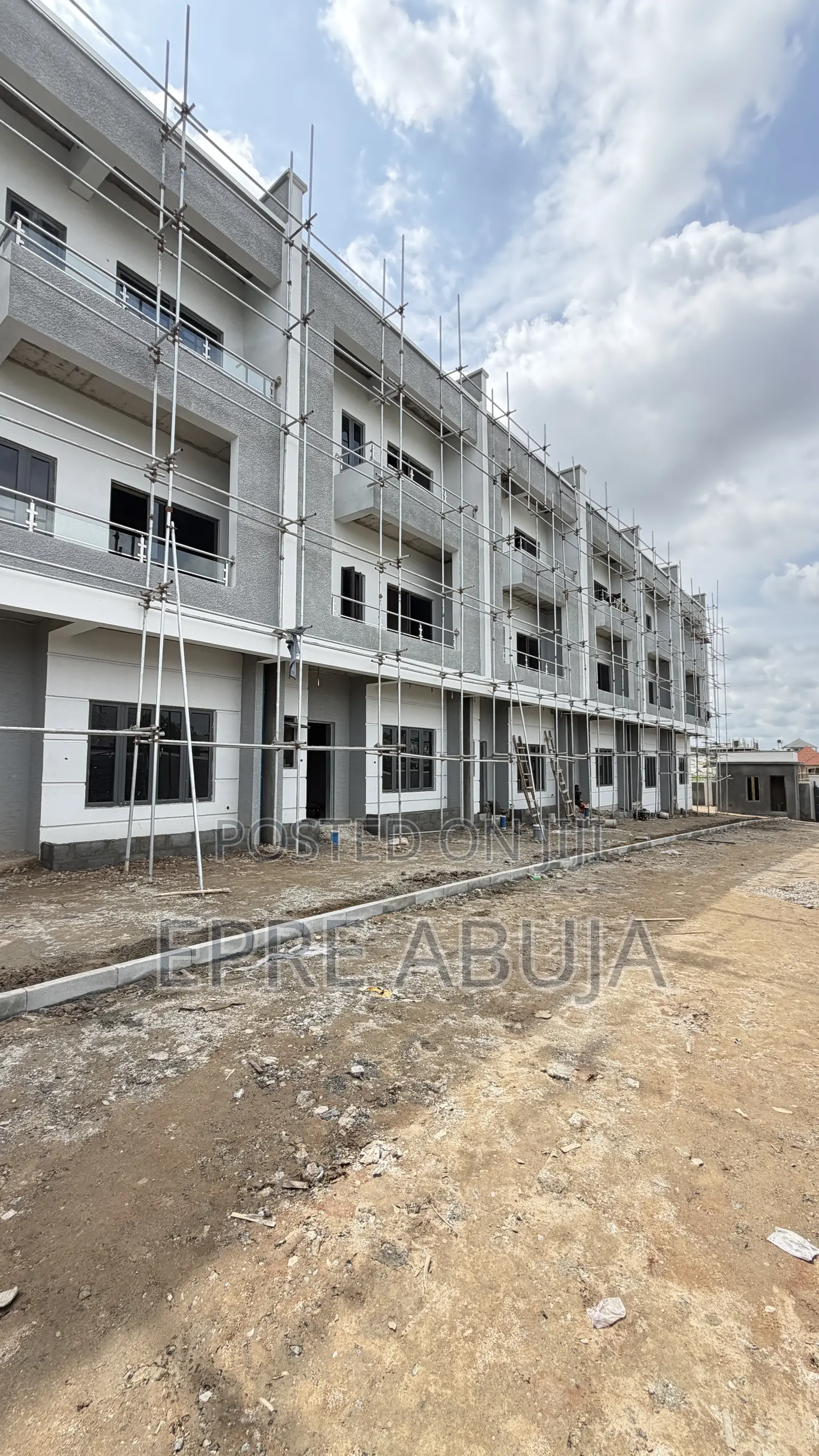 4bdrm Townhouse/Terrace in Mbora for sale in Mbora