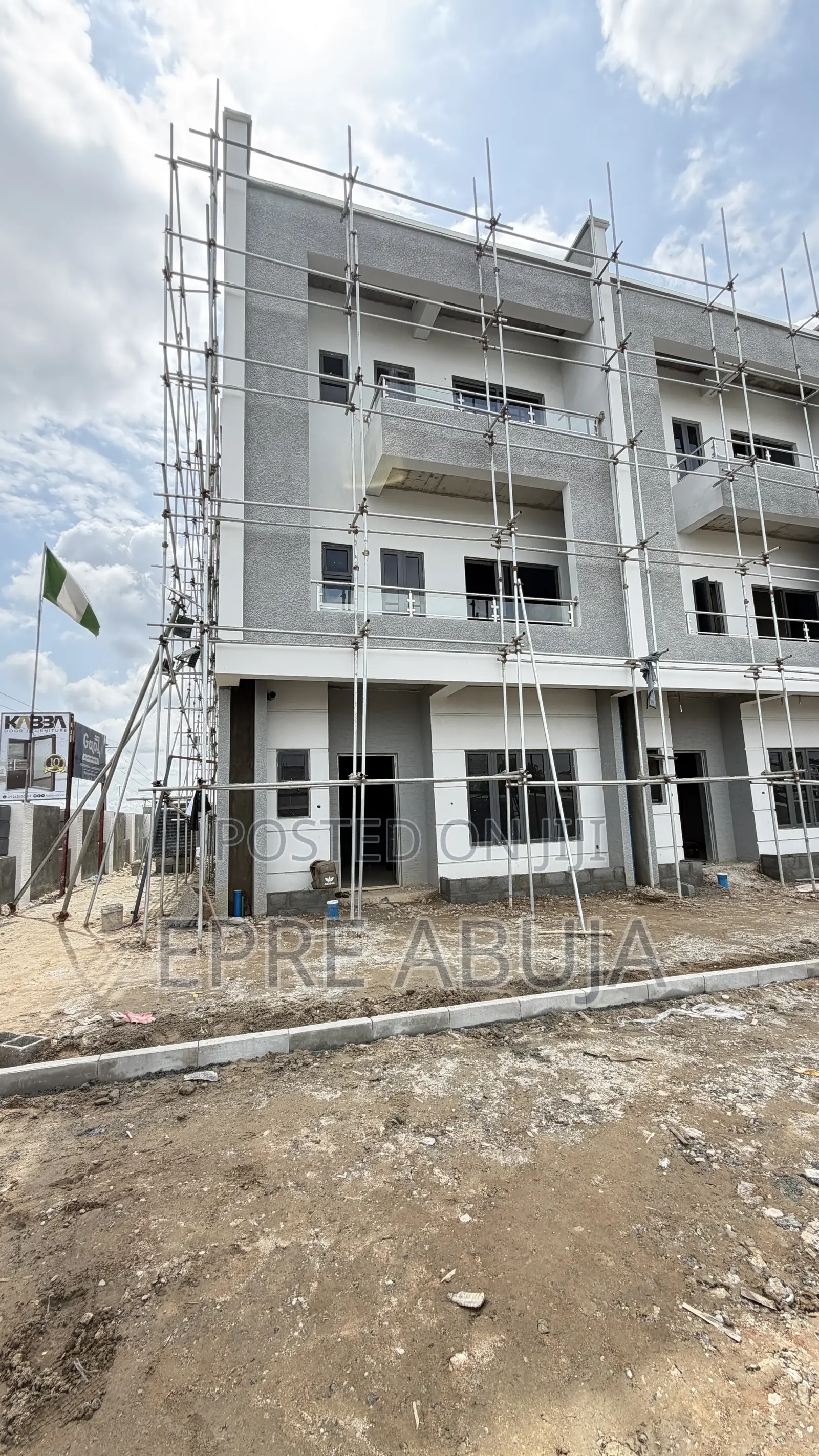 4bdrm Townhouse/Terrace in Mbora for sale in Mbora