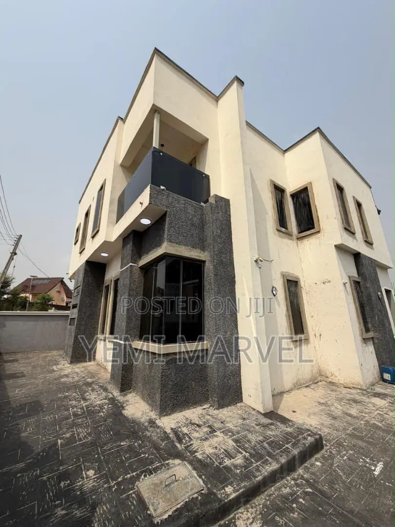 4bdrm Duplex in Carlton Gate Estate, for sale in Akobo