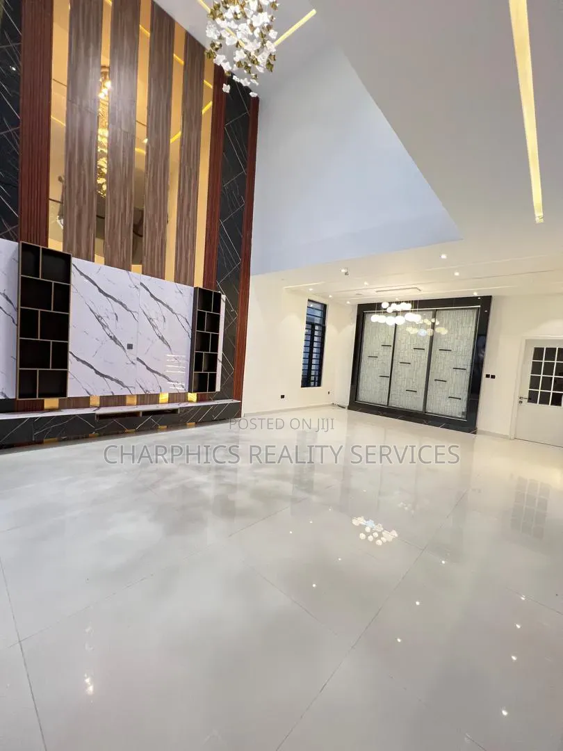 5bdrm Duplex in Lekki Phase 2 for sale in Lekki Phase 2