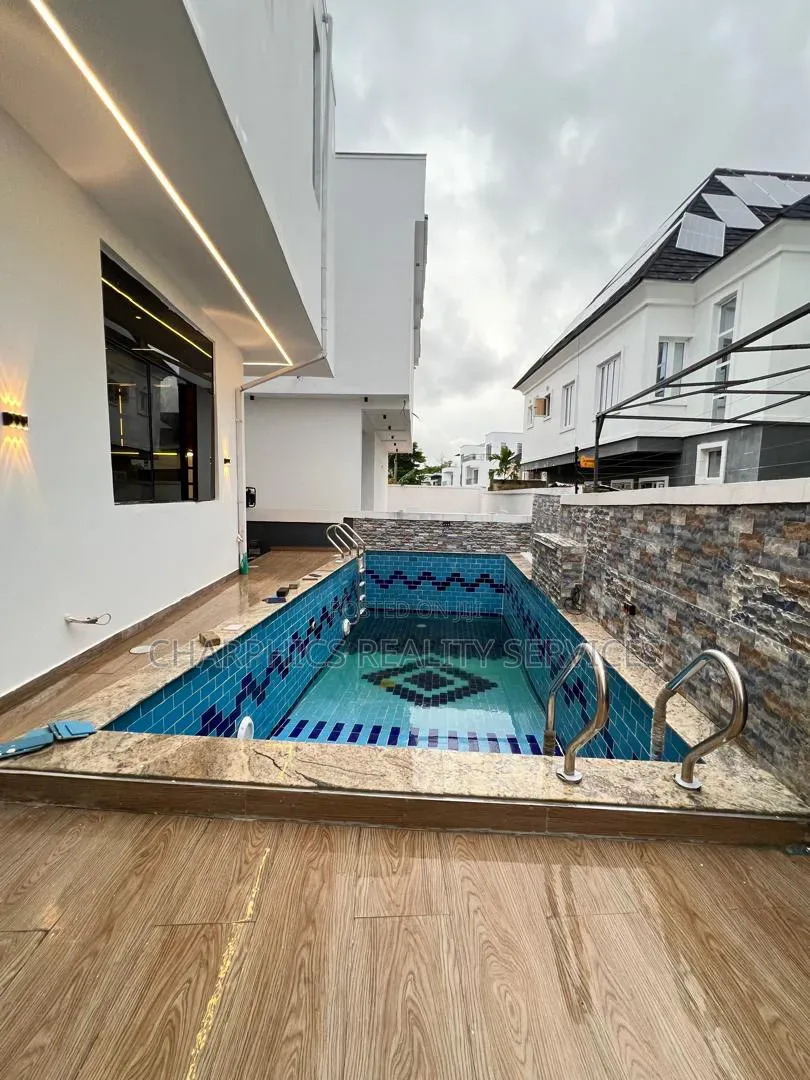 5bdrm Duplex in Lekki Phase 2 for sale in Lekki Phase 2