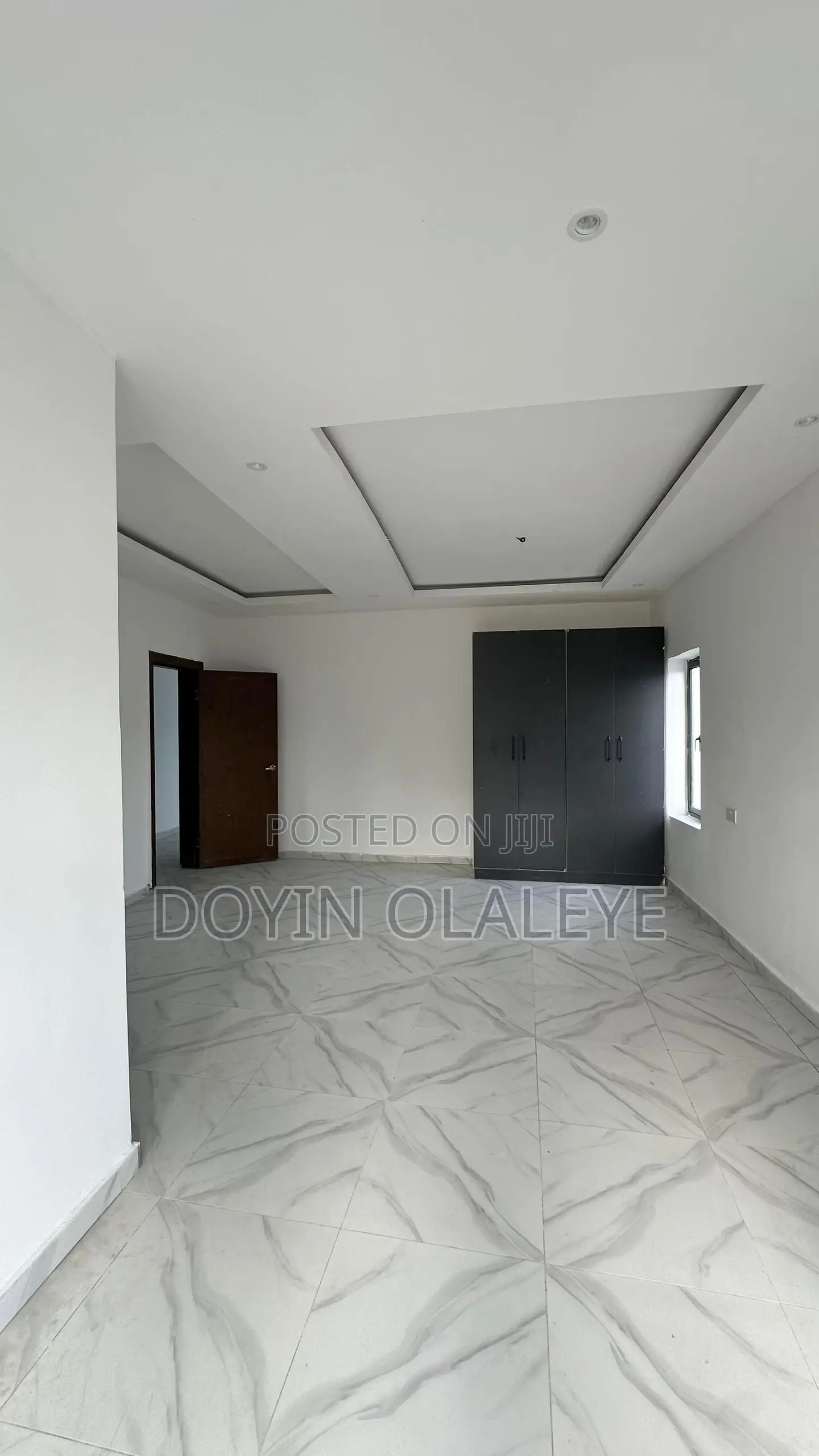 3bdrm Penthouse in Ikota for sale in Ikota