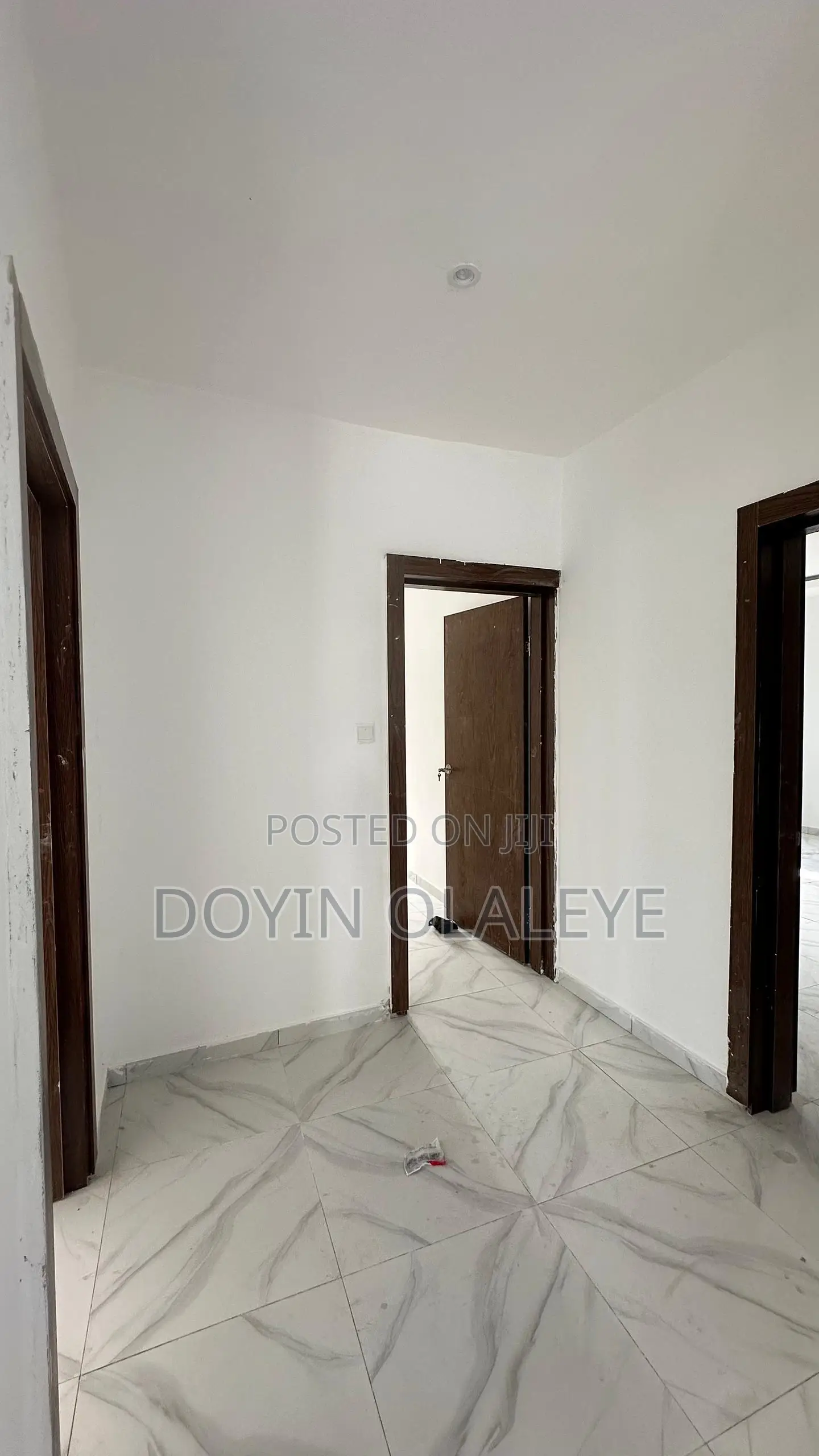 3bdrm Penthouse in Ikota for sale in Ikota