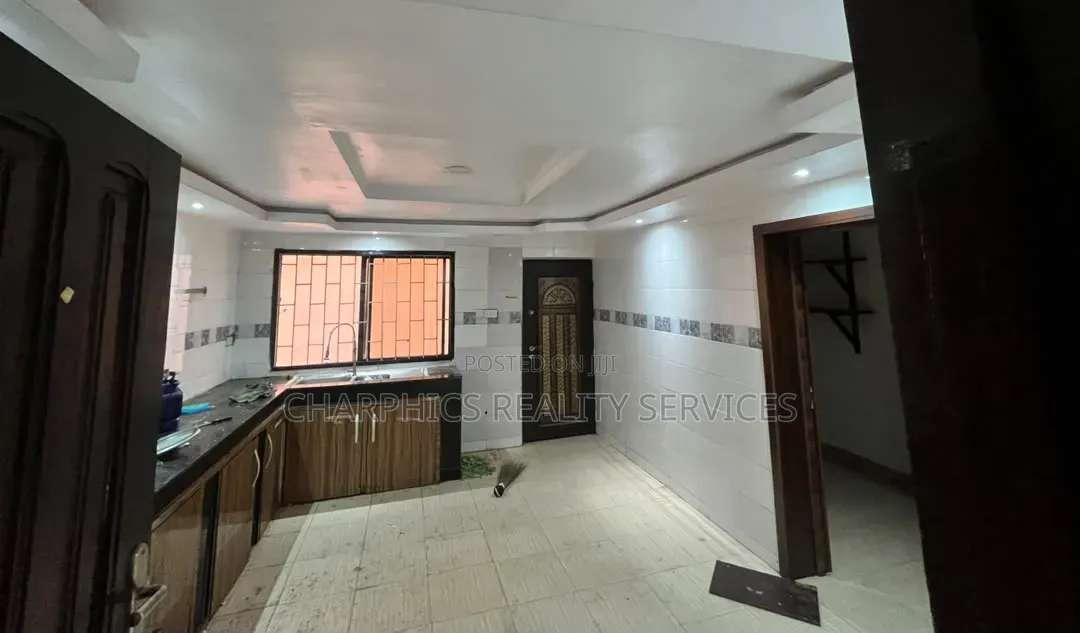 9 Bedroom Commercial Space CMD Road in GRA Phase 2 Shangisha