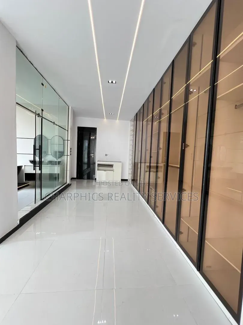5bdrm Duplex in Ologolo for sale in Ologolo