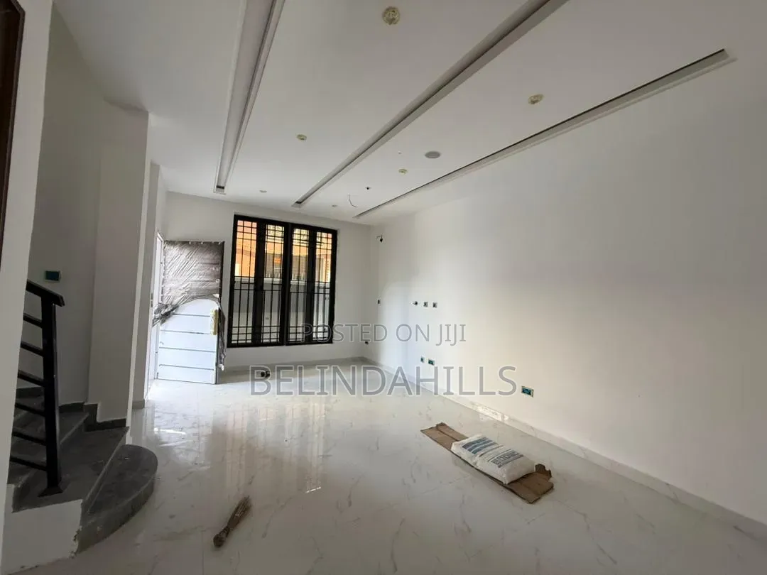 4bdrm Townhouse/Terrace in Apo Resettlement for sale in Apo Resettlement