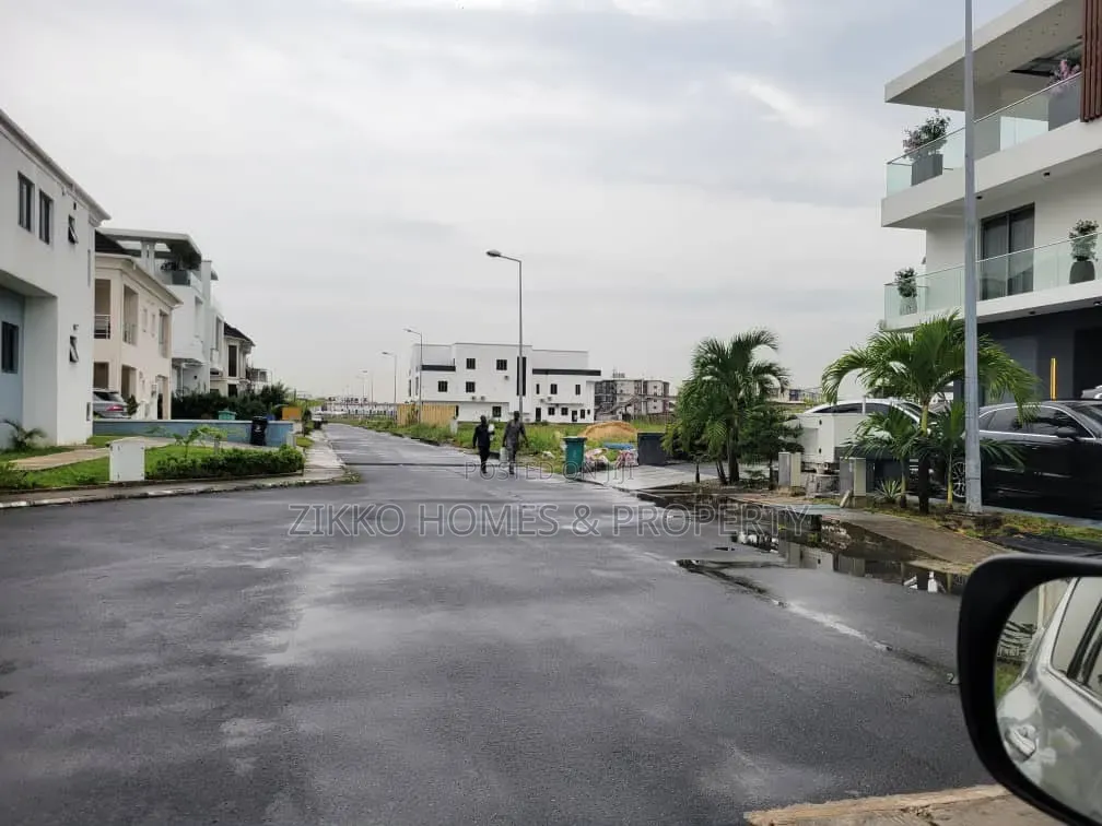 808sqm of Land for Sale at Cowrie Creek Estate Lekki in Lekki Phase 1