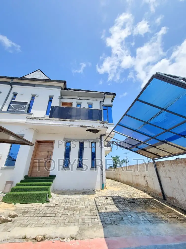Furnished 4bdrm Duplex in Thomas Estate for sale in Thomas Estate