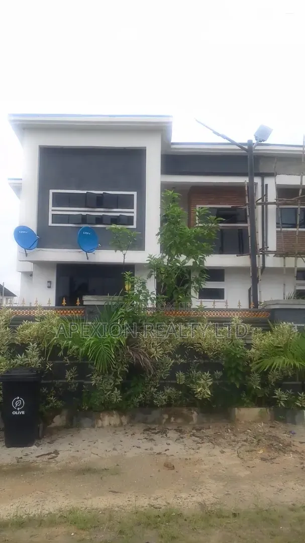 3bdrm Duplex in Newton Estate Sars for sale in New Layout