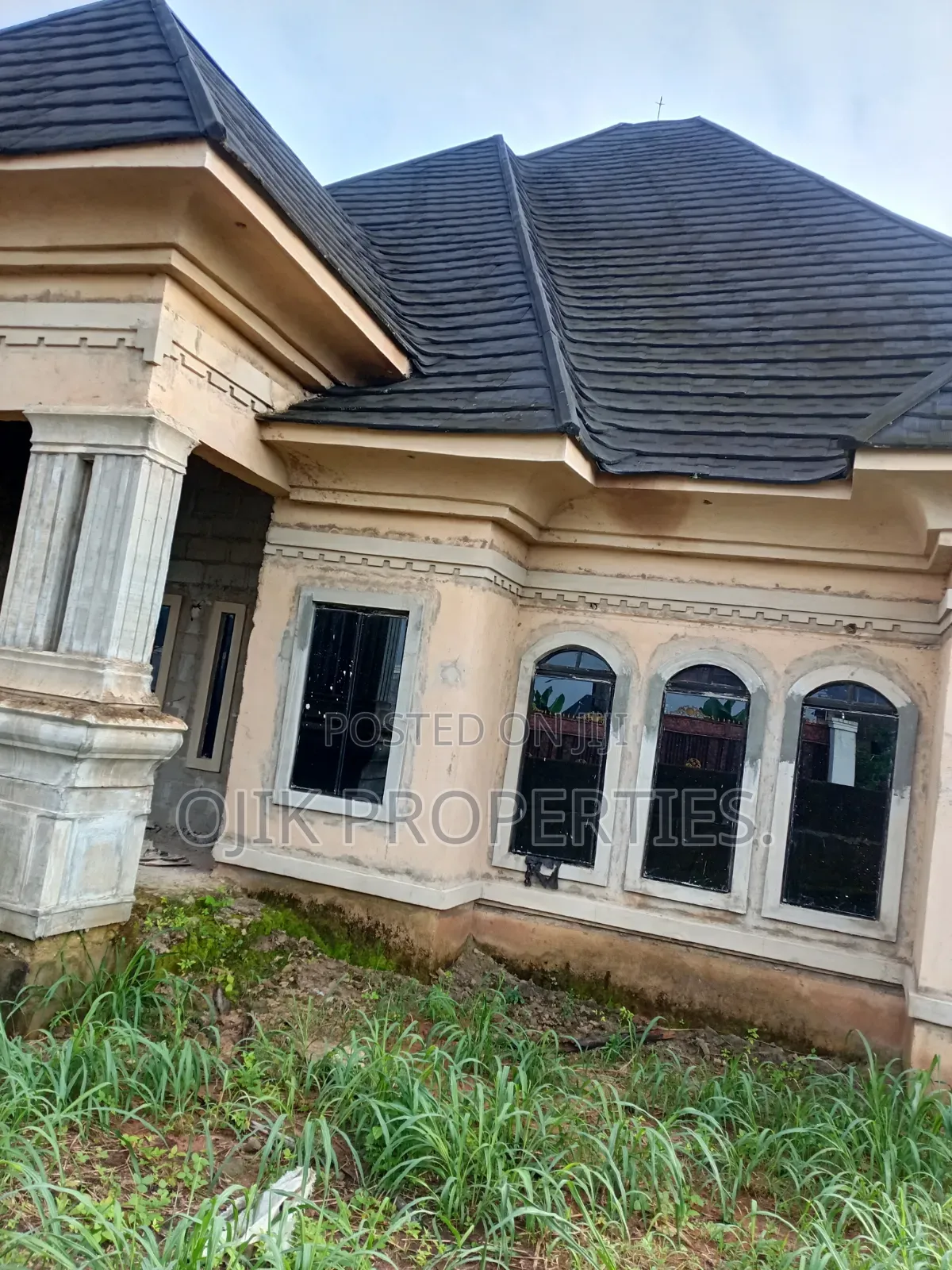 5bdrm Bungalow in Ojik Properties, Owerri for sale in Owerri