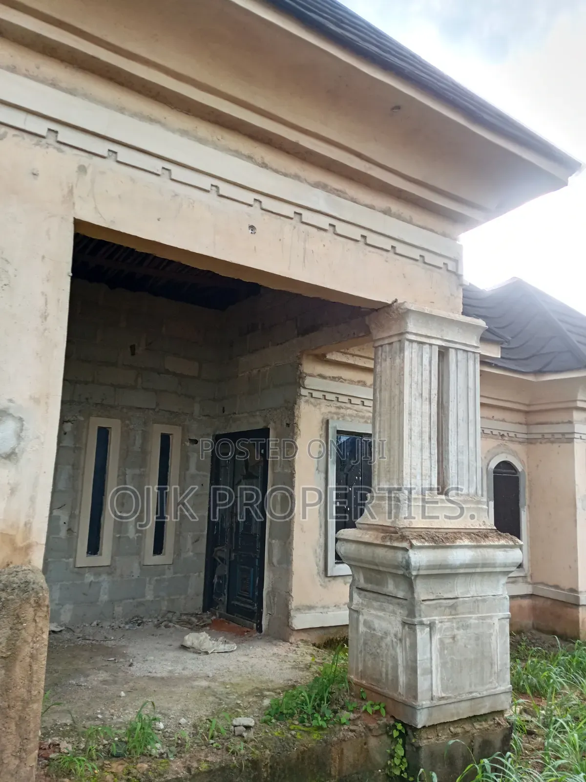 5bdrm Bungalow in Ojik Properties, Owerri for sale in Owerri