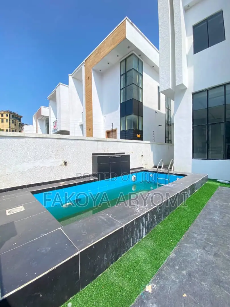 4bdrm Duplex in Chevron for sale in Chevron