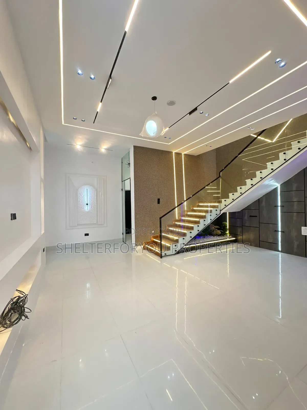 4bdrm Duplex in Ikota for sale in Ikota