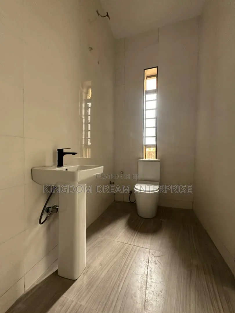2bdrm Apartment in Lekki Scheme 2 Lagos for rent in Lekki Phase 2