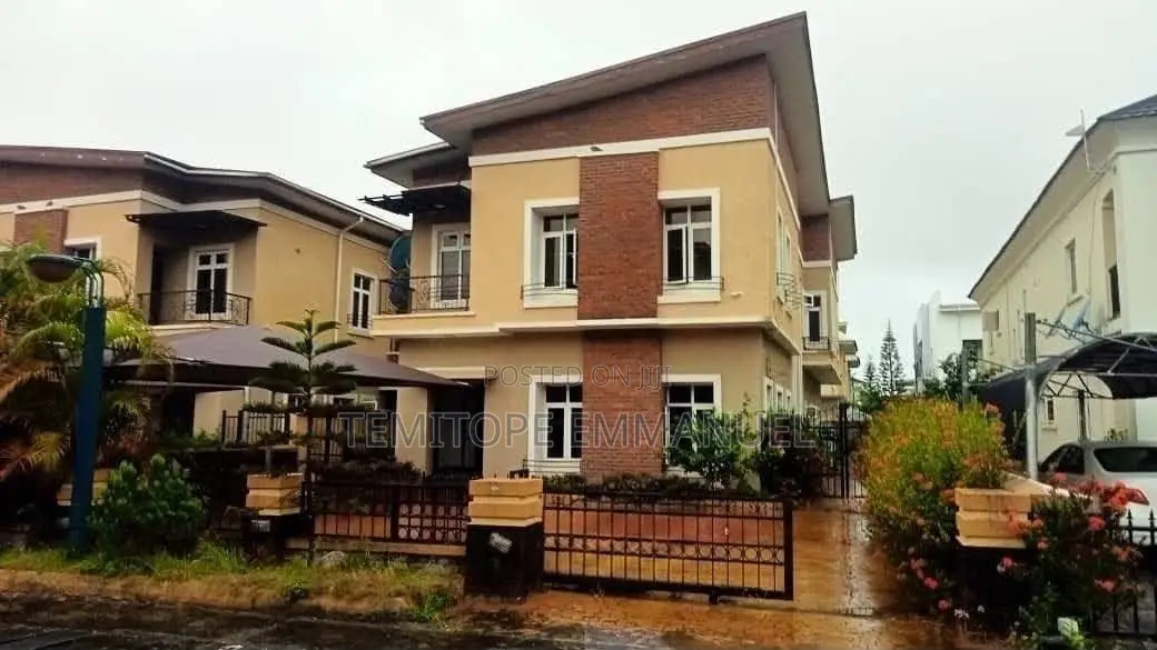 Furnished 5bdrm Duplex in Lekki for sale in Lekki