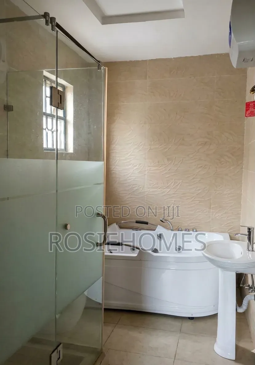5bdrm Duplex in Ikate for rent in Ikate
