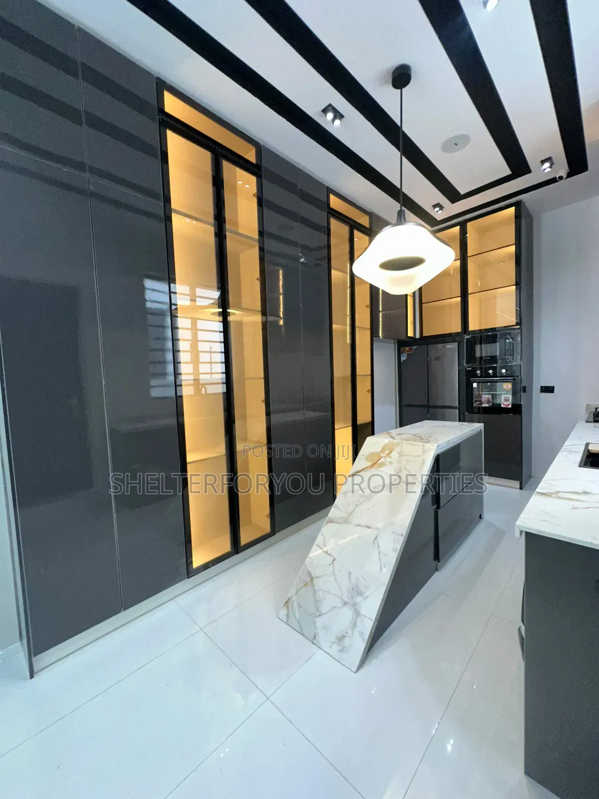 5bdrm Duplex in Ikota for sale in Ikota