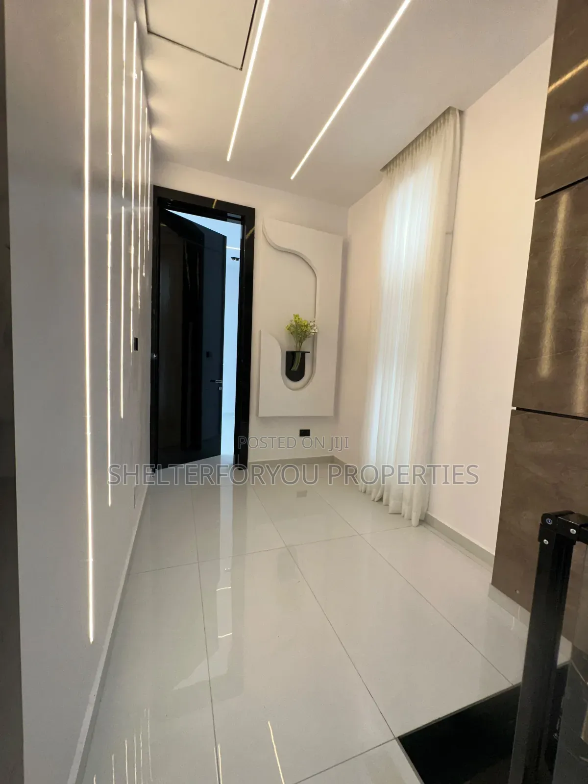 5bdrm Duplex in Ikota for sale in Ikota