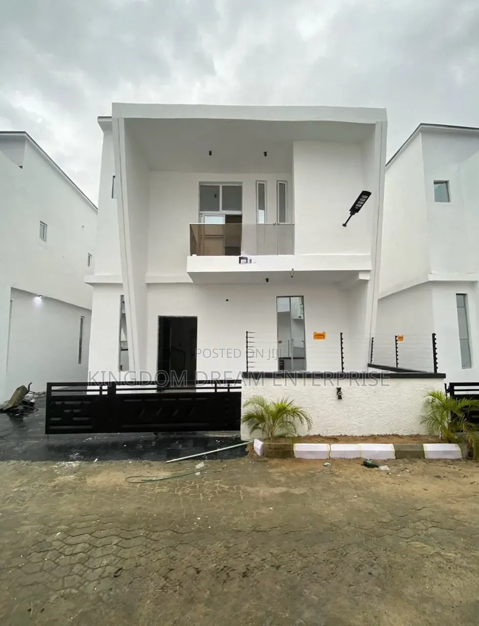 4bdrm Duplex in Ikota Lekki Lagos for rent in Ikota