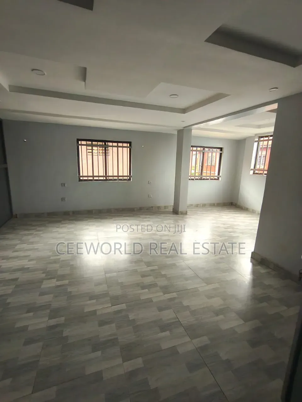 Spacious 4 Rooms Office Space at Veterinary Junction Mokola Ibadan in Adamasingba