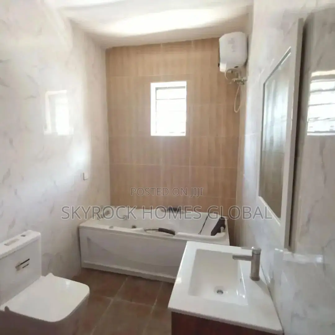4bdrm Duplex in Ikota for sale in Ikota