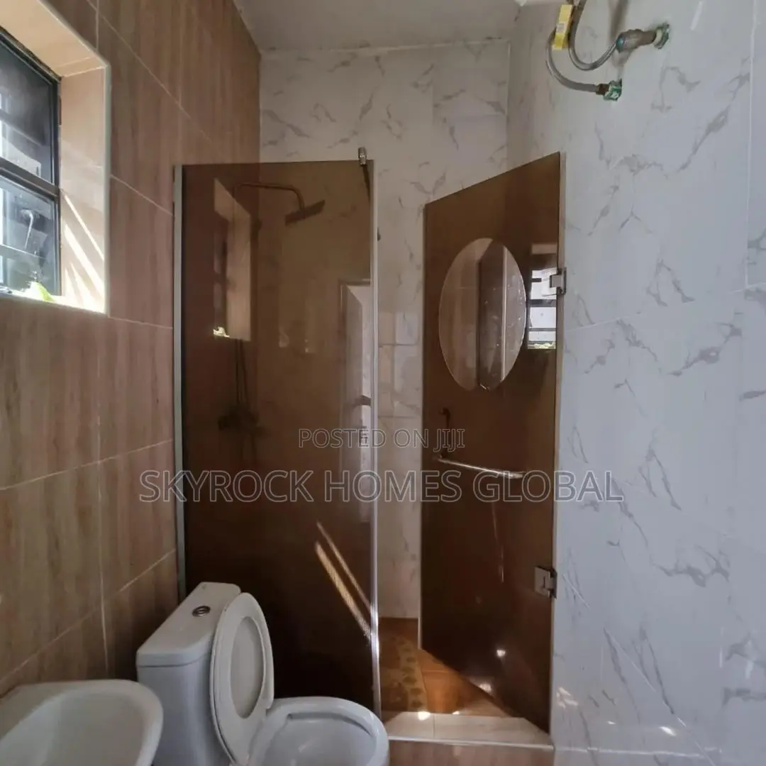 4bdrm Duplex in Ikota for sale in Ikota
