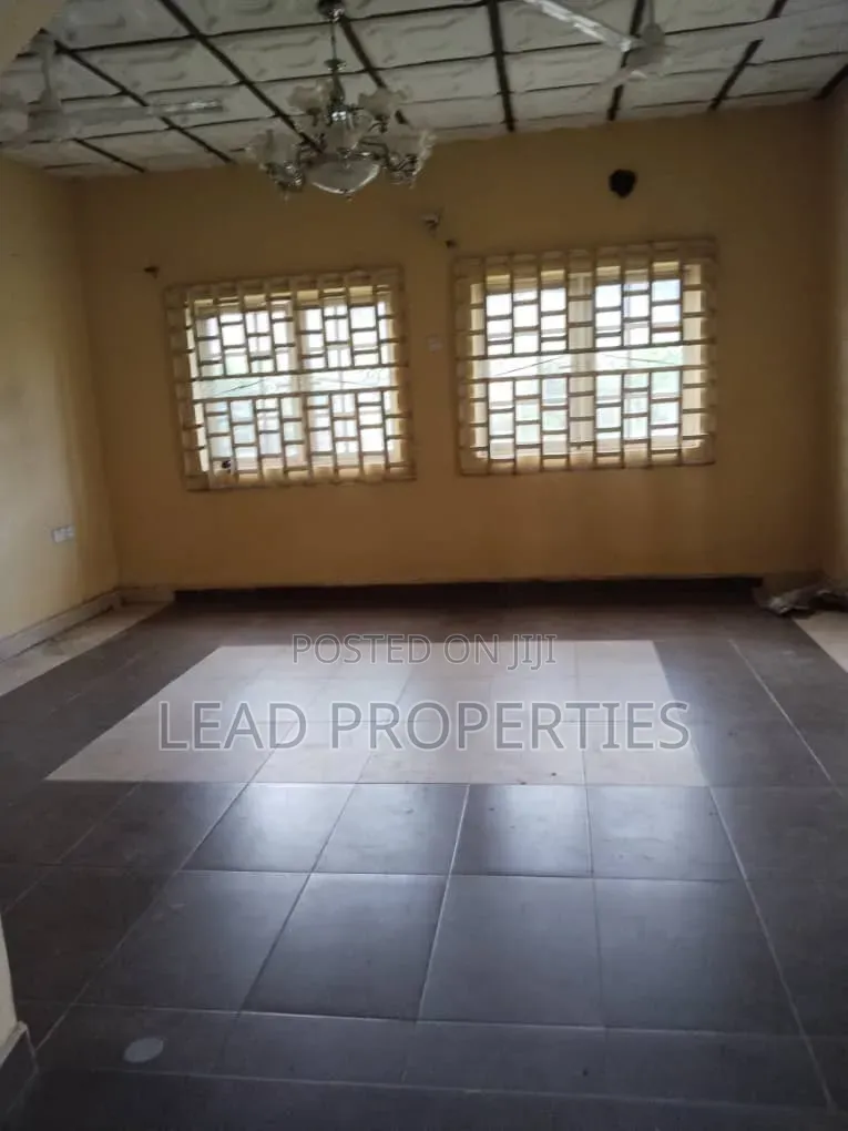 3bdrm Apartment in Sunview Estate, Akure for rent in Akure