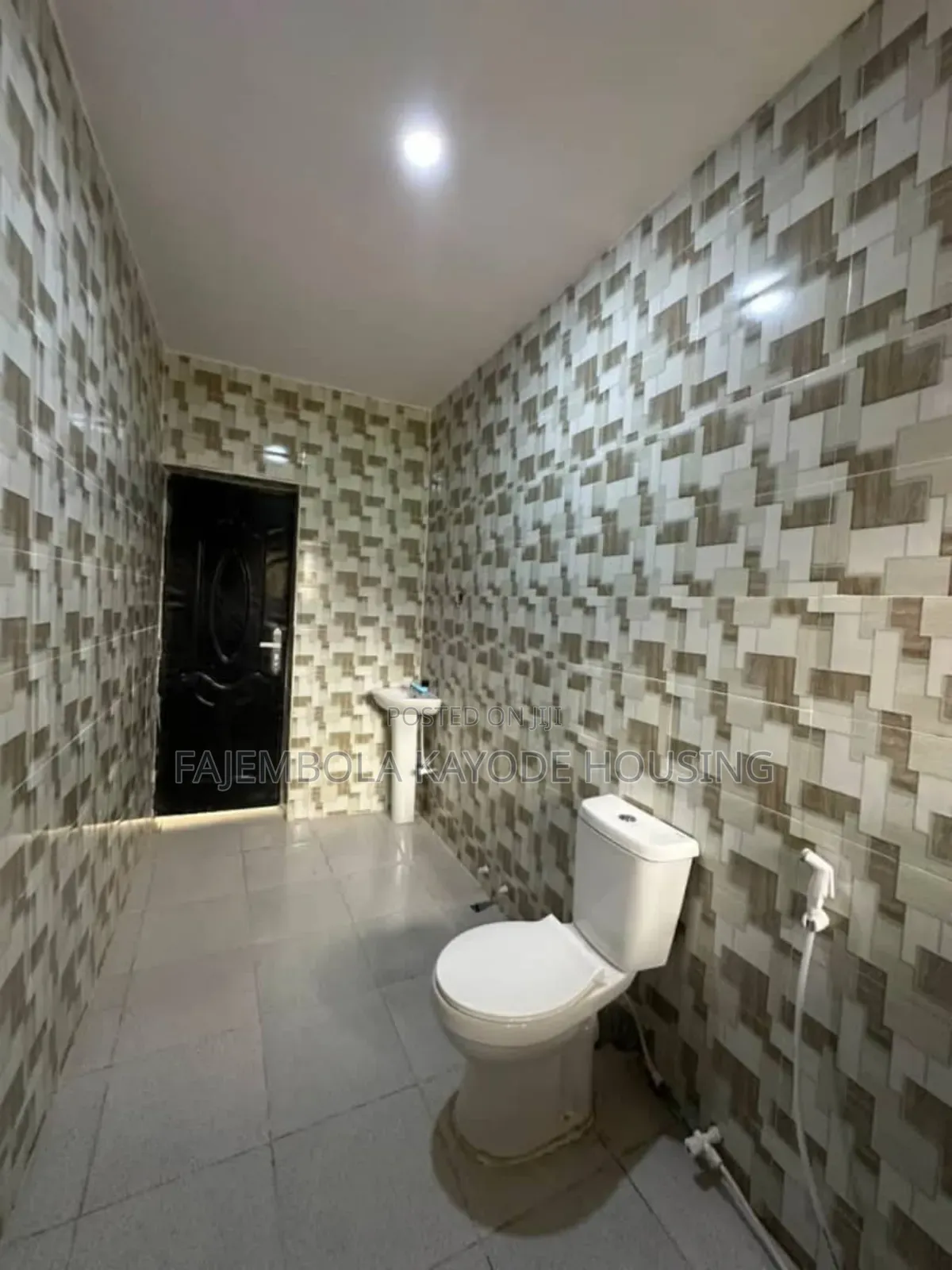 4bdrm Duplex in Ojo Aloba Street, Akobo for rent in Akobo