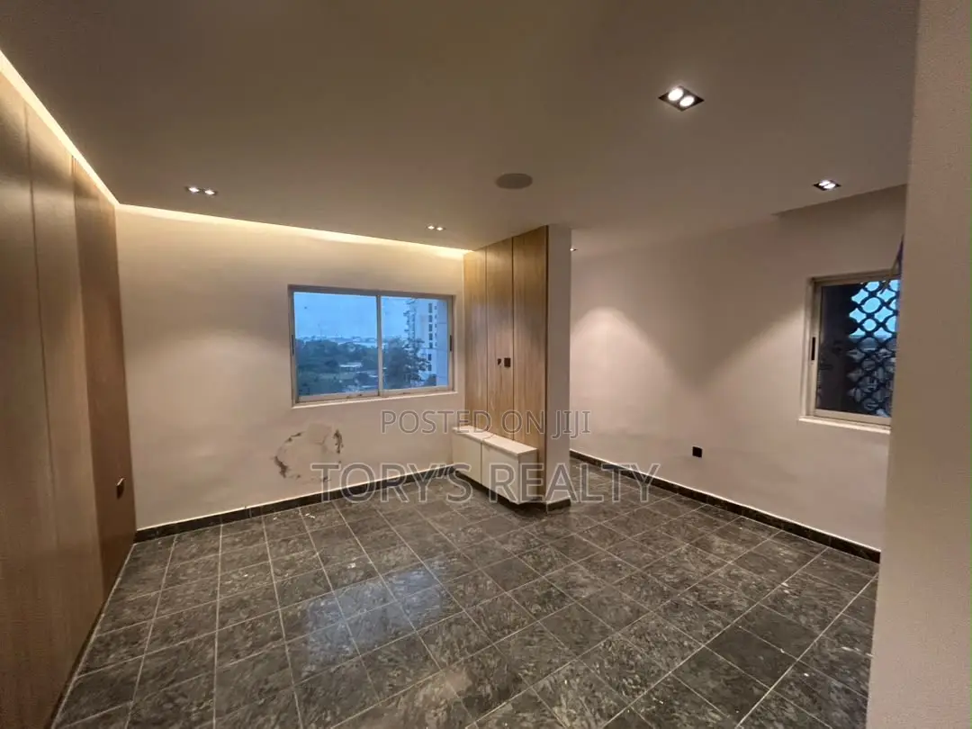 3bdrm Apartment in Ikoyi S.W for rent in Ikoyi S.W