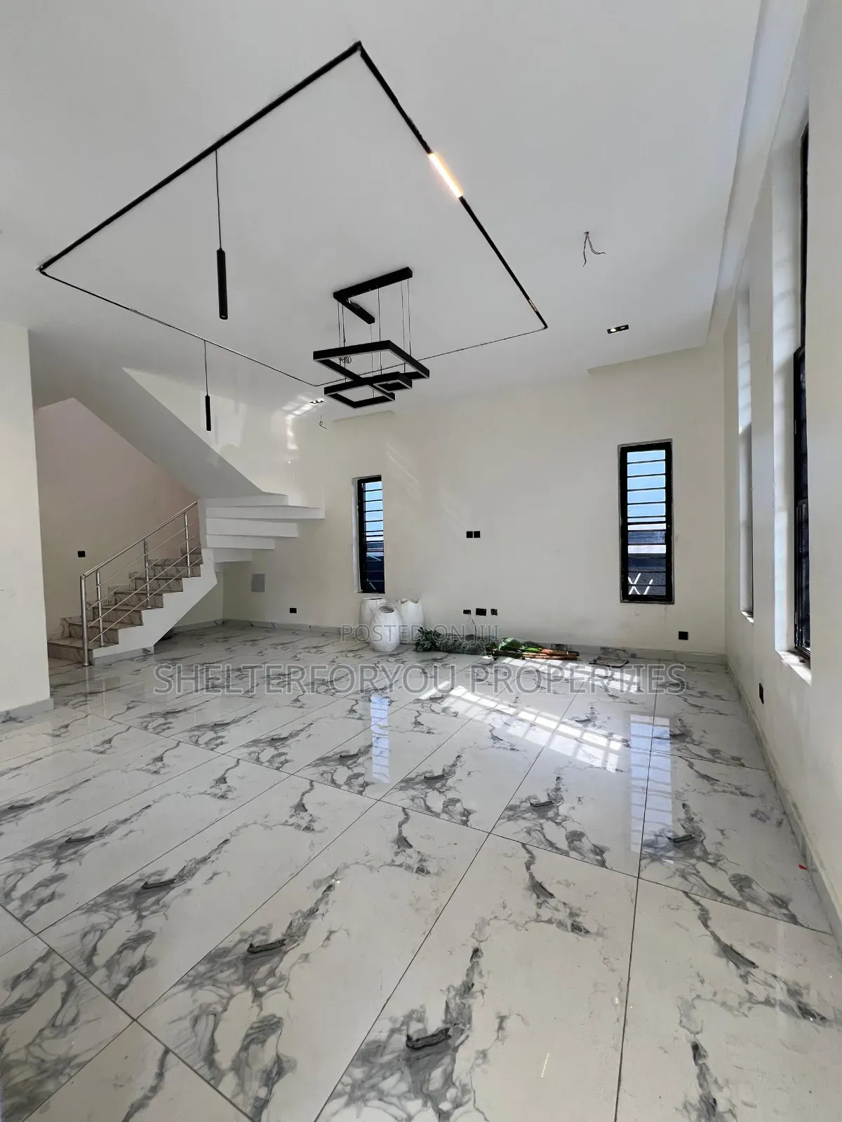 5bdrm Duplex in Lekki Phase 1 for sale in Lekki Phase 1