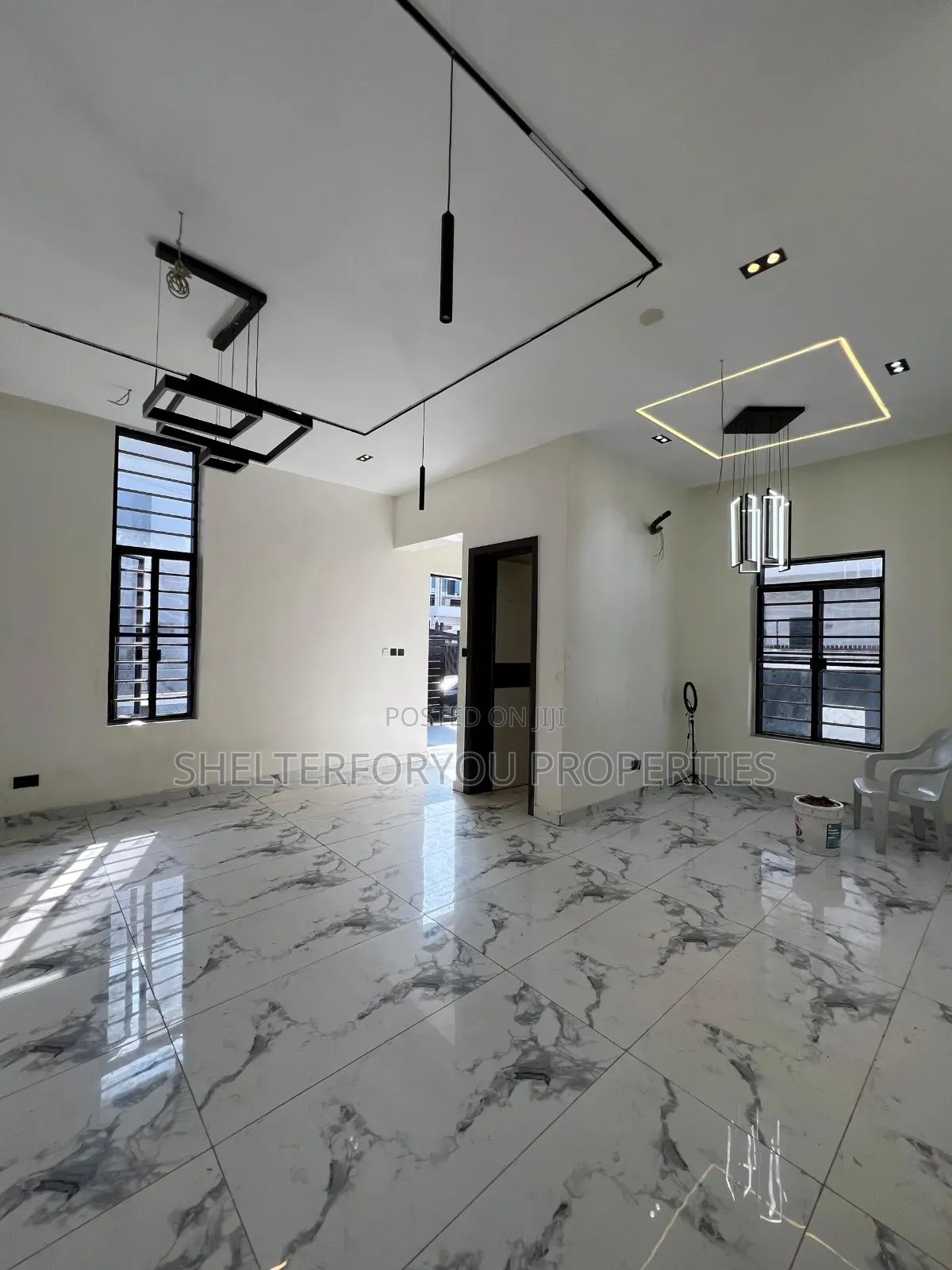 5bdrm Duplex in Lekki Phase 1 for sale in Lekki Phase 1