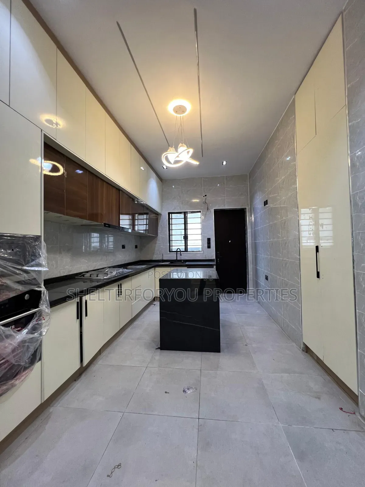 5bdrm Duplex in Lekki Phase 1 for sale in Lekki Phase 1