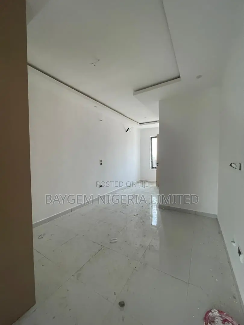 2bdrm Apartment in Lekki Phase 1 for sale in Lekki Phase 1