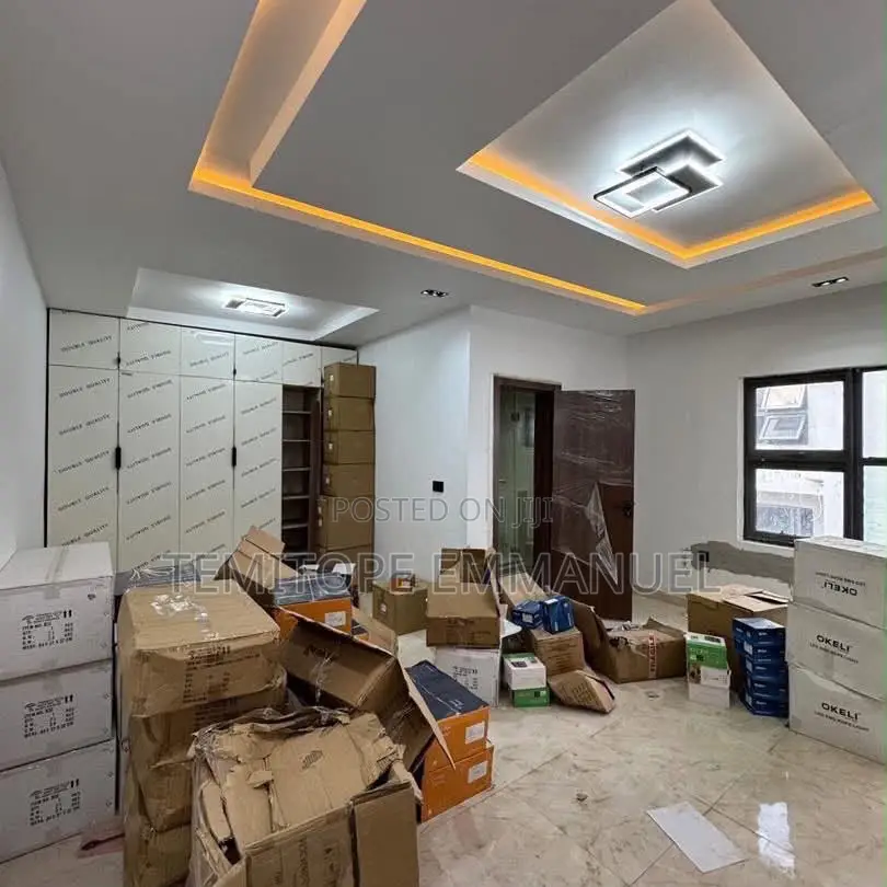 Furnished 4bdrm Duplex in Surulere for sale in Surulere