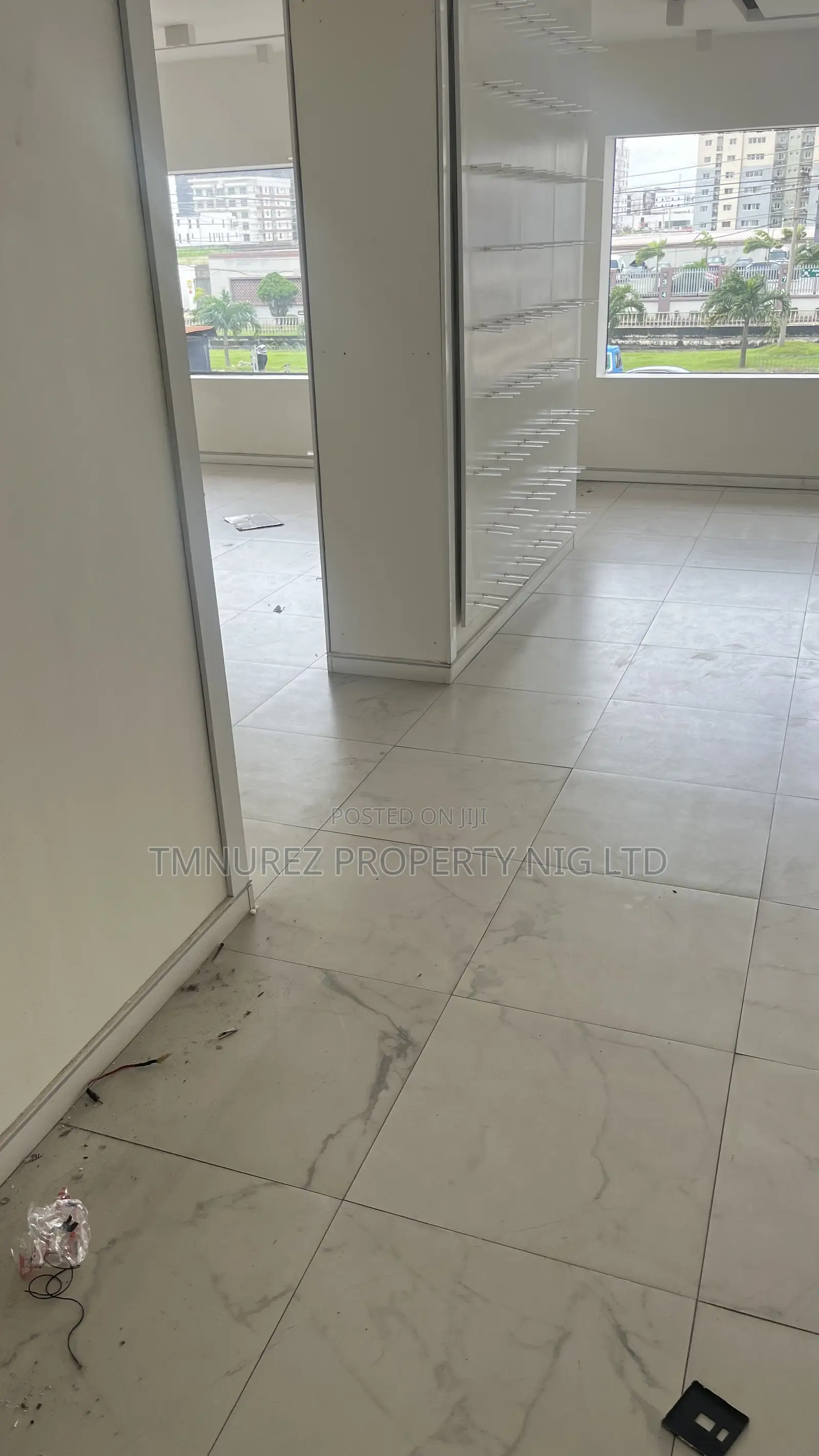 Showroom Shop Upstair on Lekki Major Road in Lekki
