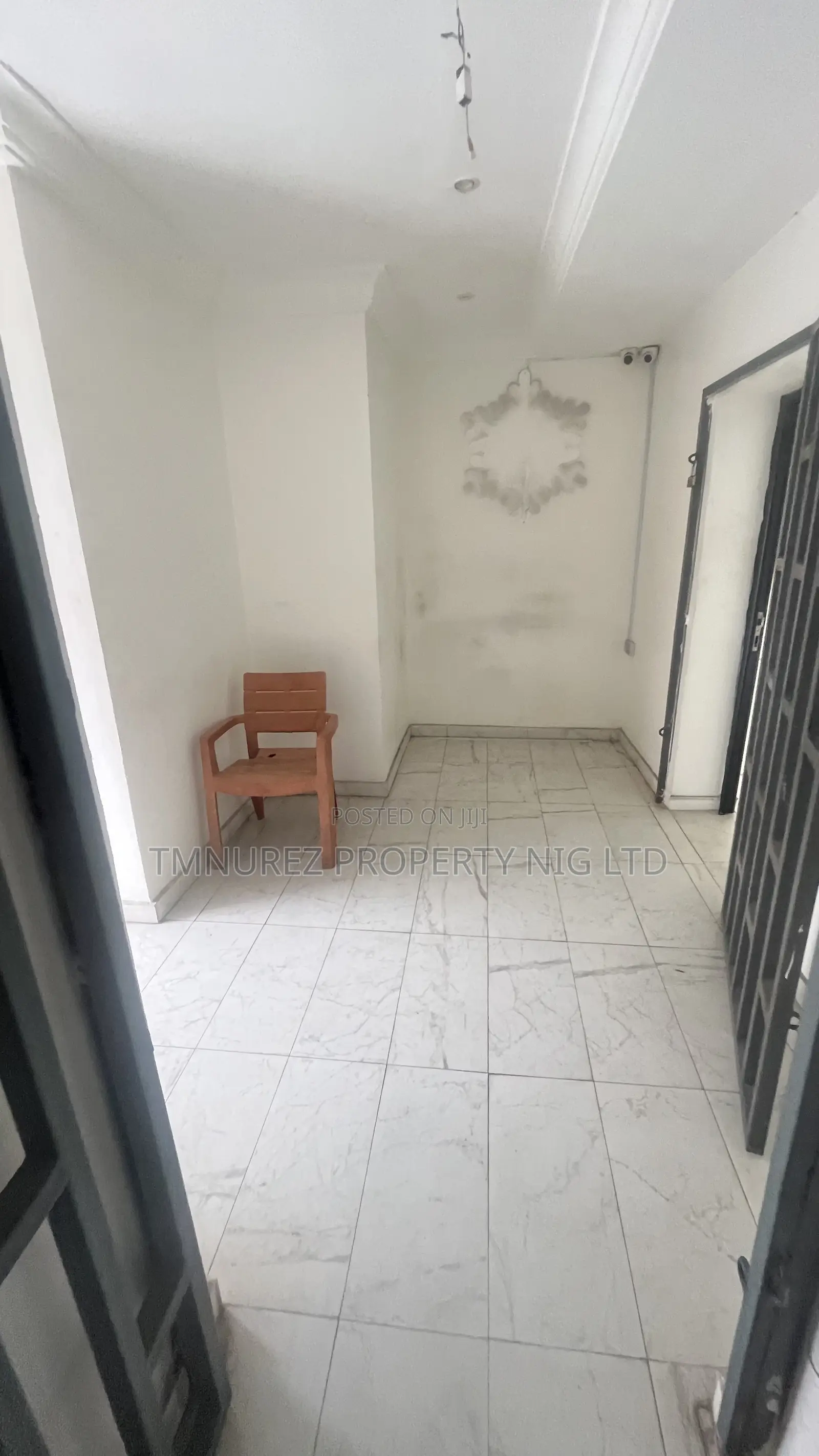 Showroom Shop in Lekki Phase 1