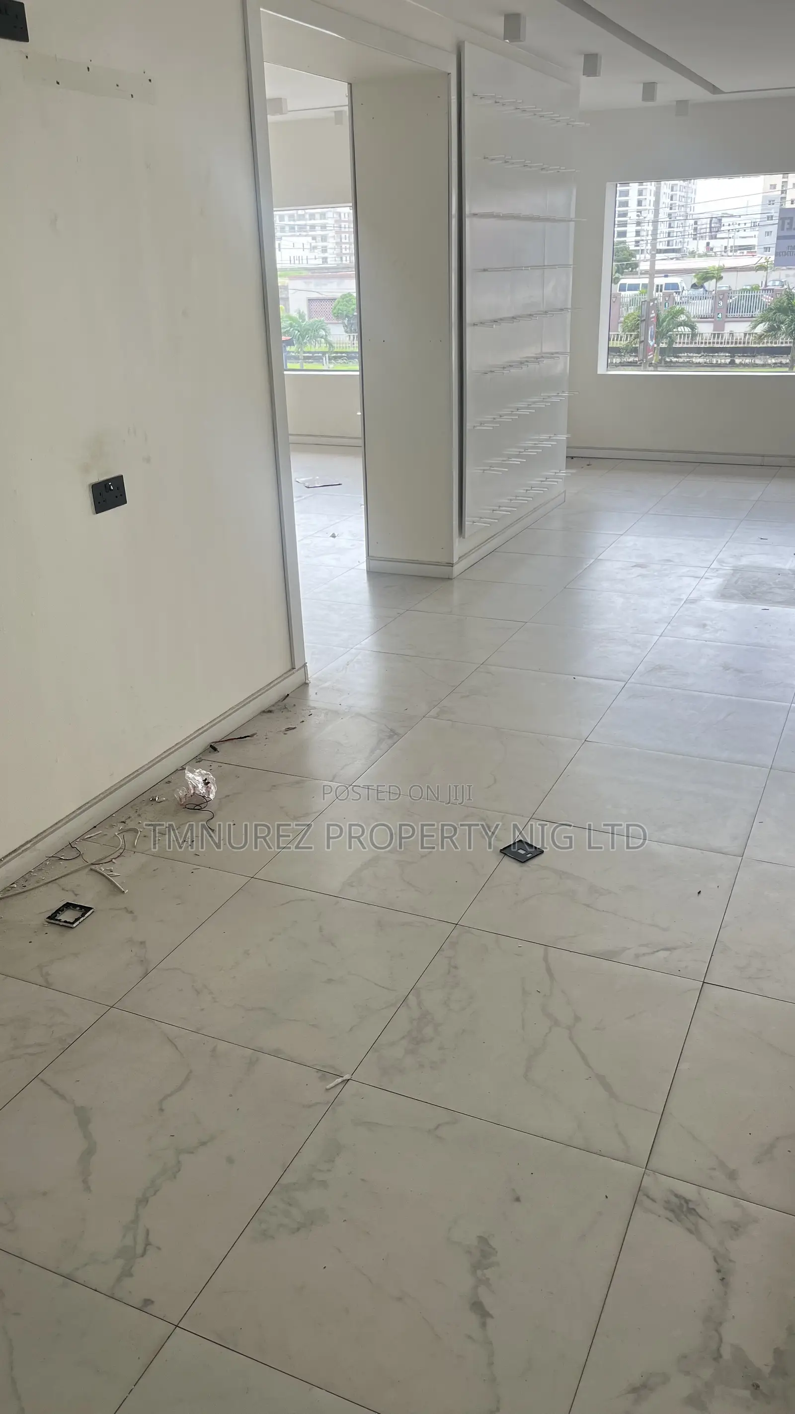 Showroom Shop in Lekki Phase 1