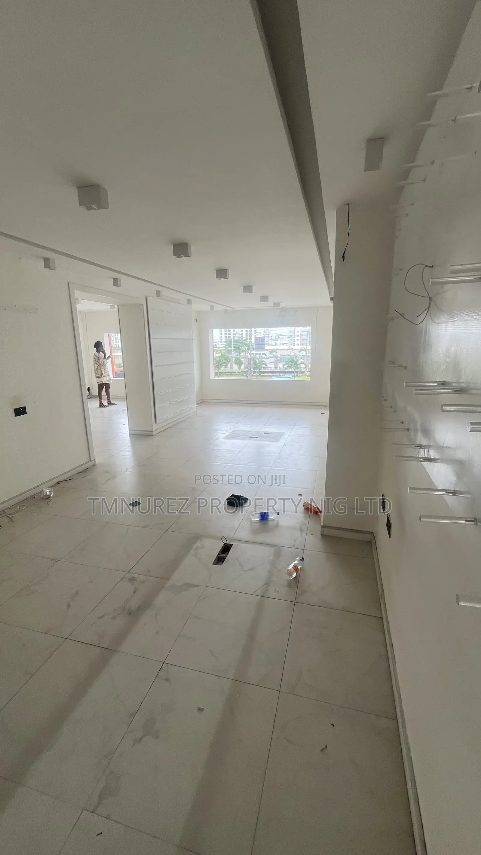 Showroom Shop in Lekki Phase 1