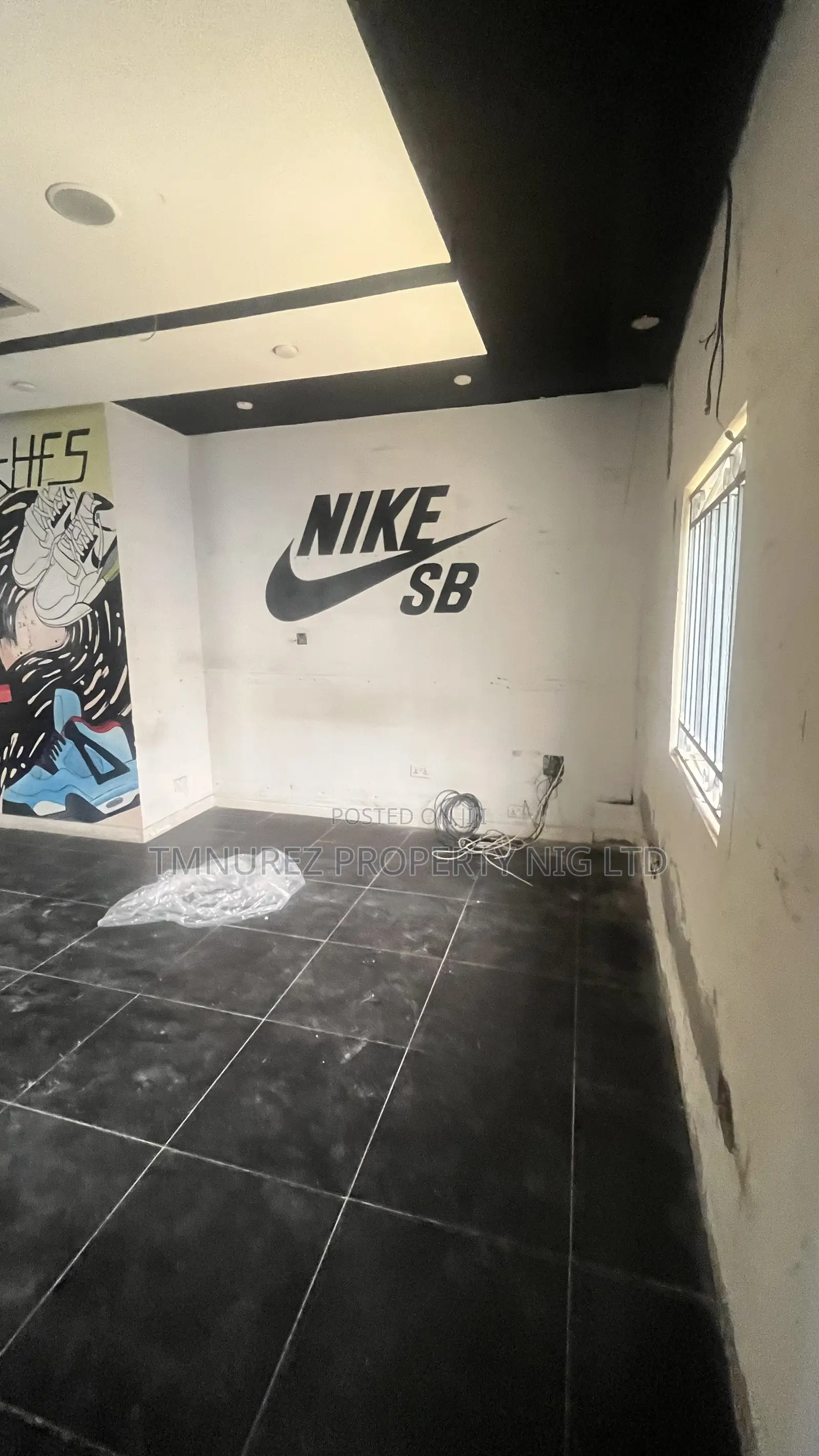 Showroom Shop in Lekki Phase 1