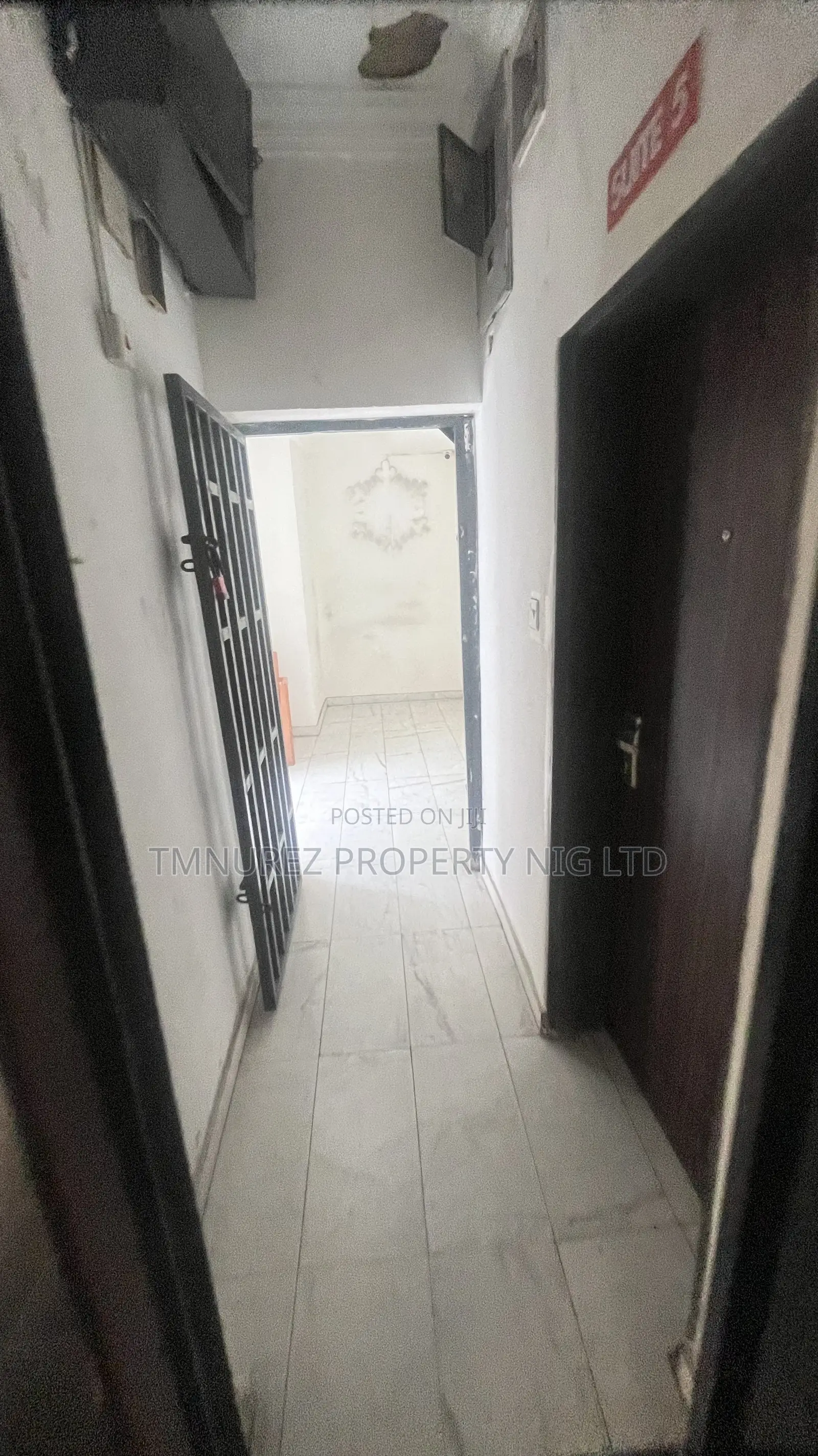 Showroom Shop in Lekki Phase 1
