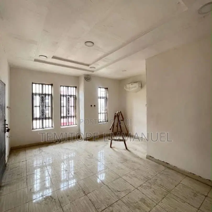 Furnished 4bdrm Duplex in Yaba for sale in Yaba