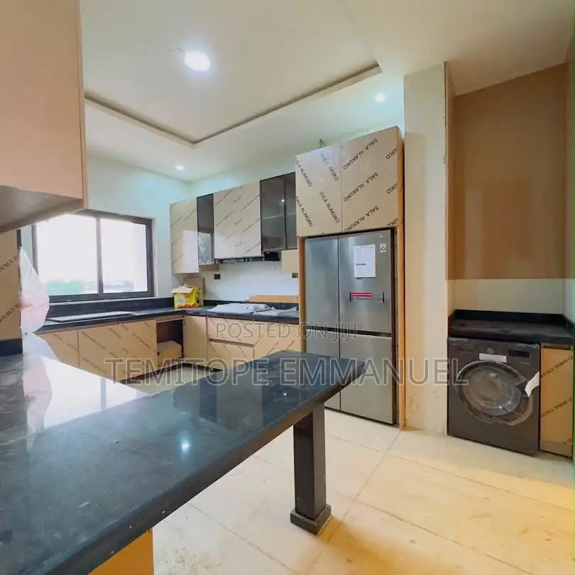 Furnished 4bdrm Penthouse in Ikeja GRA for sale in Ikeja GRA