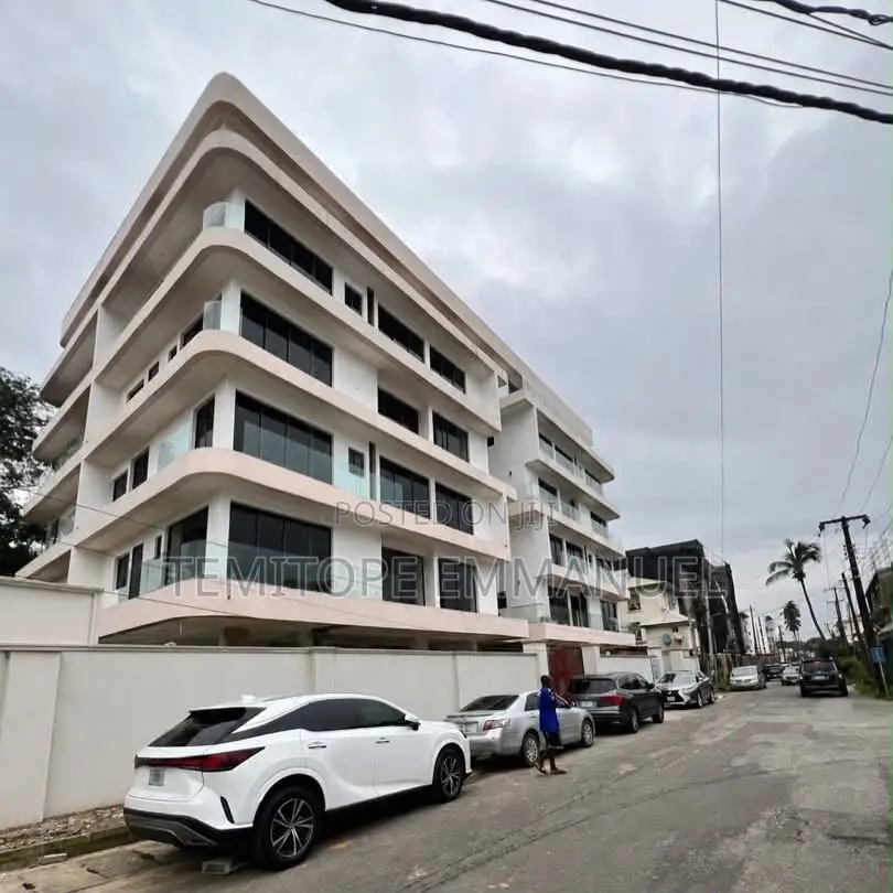 Furnished 4bdrm Penthouse in Ikeja GRA for sale in Ikeja GRA