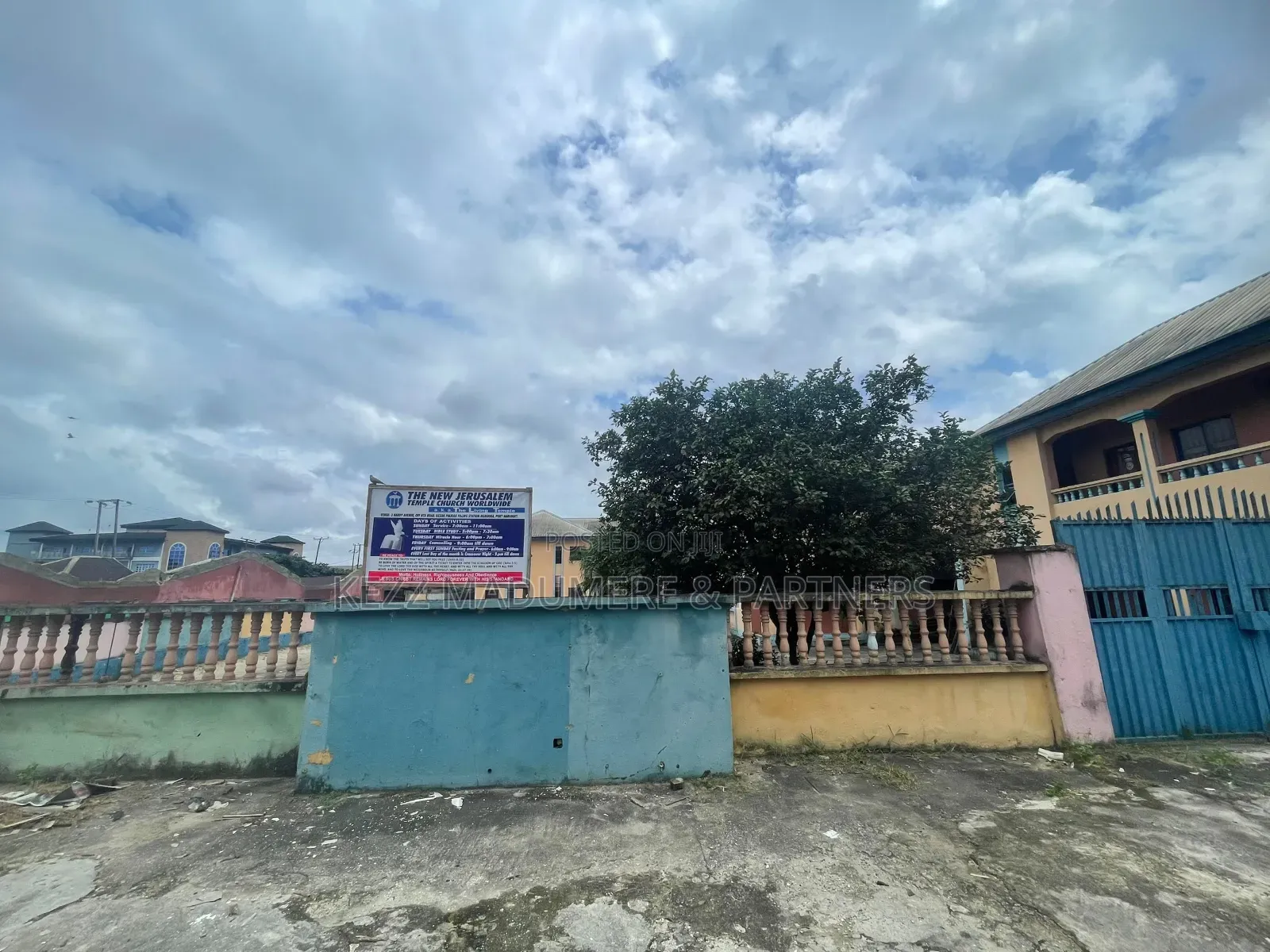 For Sale : Non Functional School at Nta Road Port Harcourt in Port-Harcourt