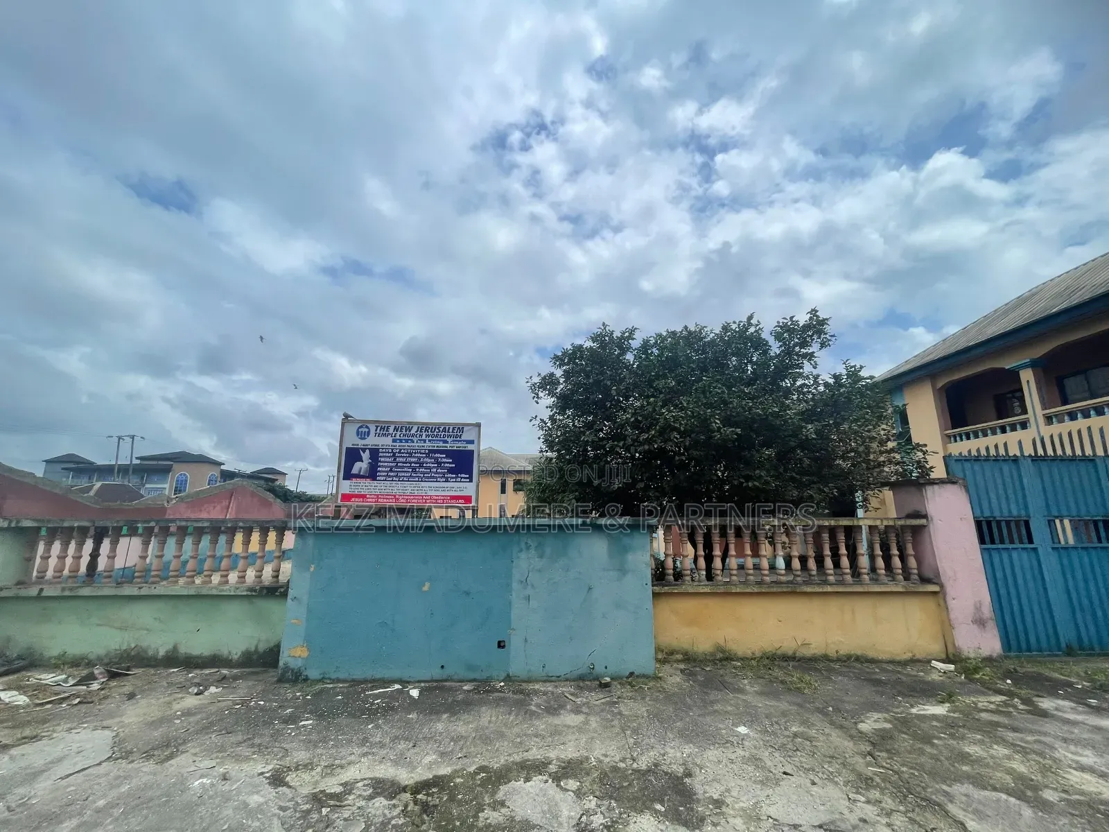 For Sale : Non Functional School at Nta Road Port Harcourt in Port-Harcourt
