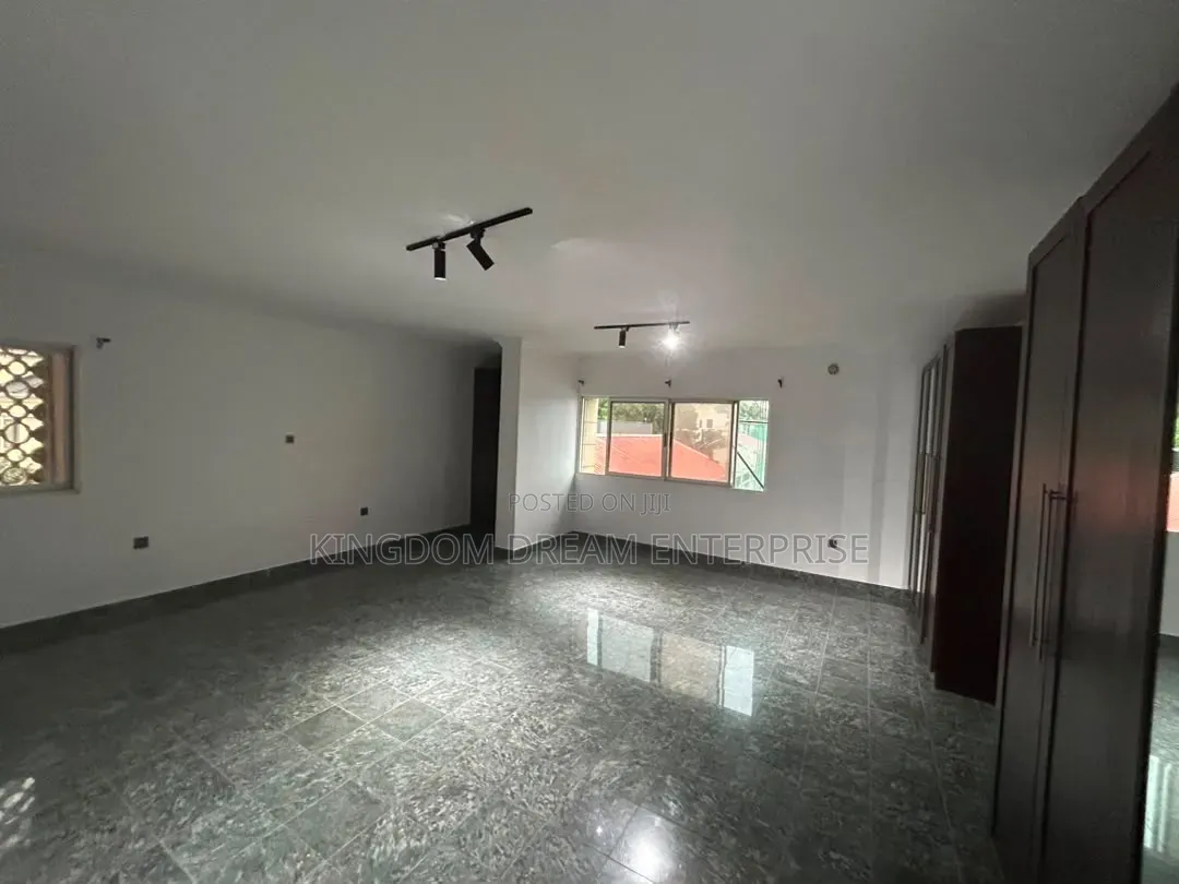 3bdrm Apartment in Old Ikoyi Lagos for rent in Old Ikoyi