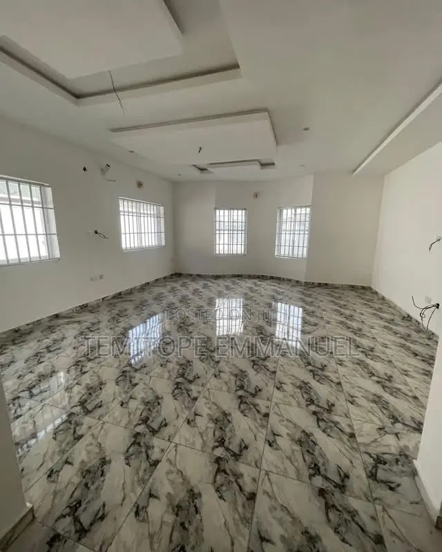 Furnished 5bdrm Duplex in Lekki for sale in Lekki